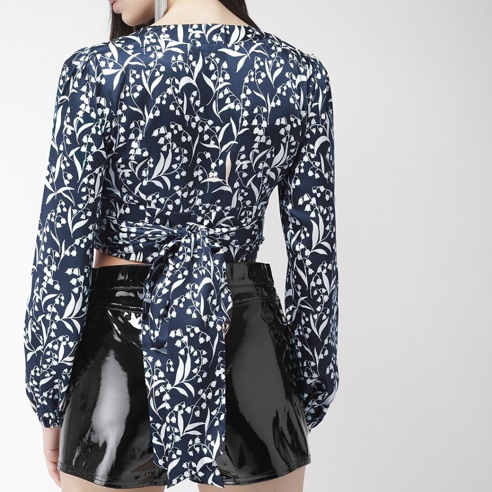 Forever21 flora tie waist top